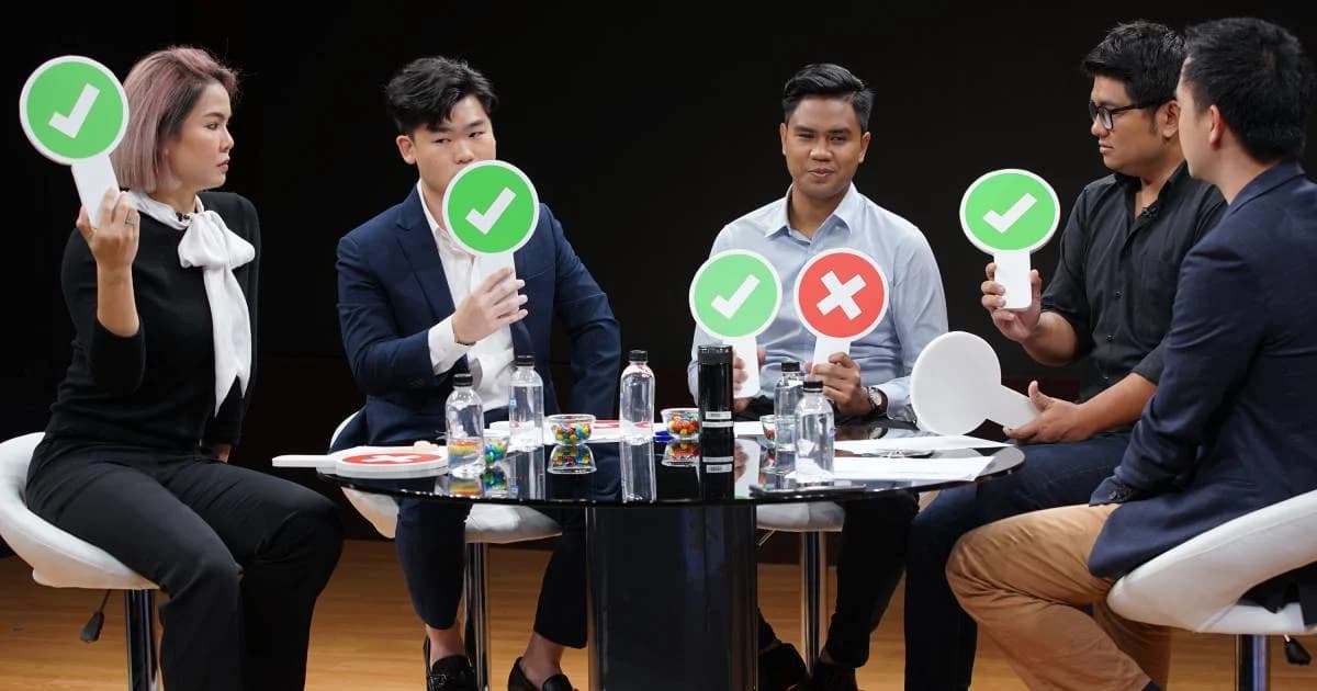 กองเชียร์ 4 พรรค ล้อมวงคุย “ประยุทธ์” โอเคไหม – ใครเหมาะเป็นนายกฯ