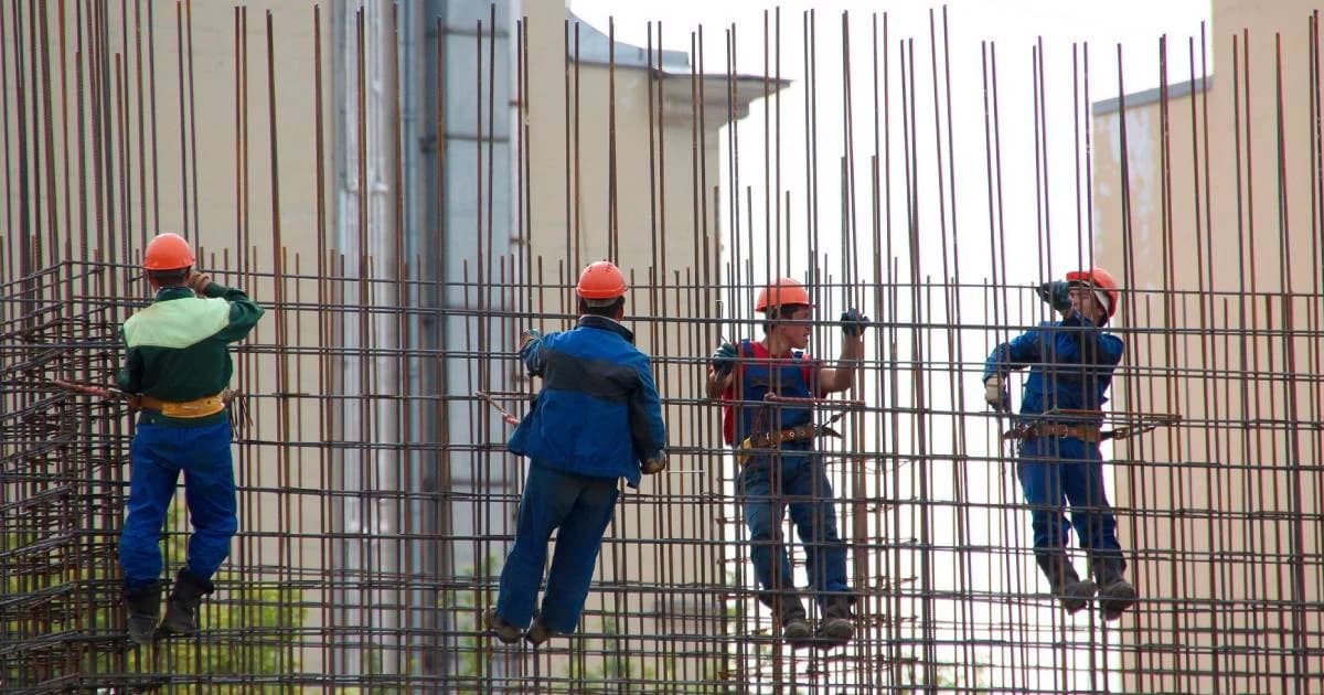 เข็นไม่ถึง 425 บาท บอร์ดค่าจ้างเคาะ ขึ้นค่าแรง 5-6 บาท สูงสุด 336 บาท มีผล 1 ม.ค.63