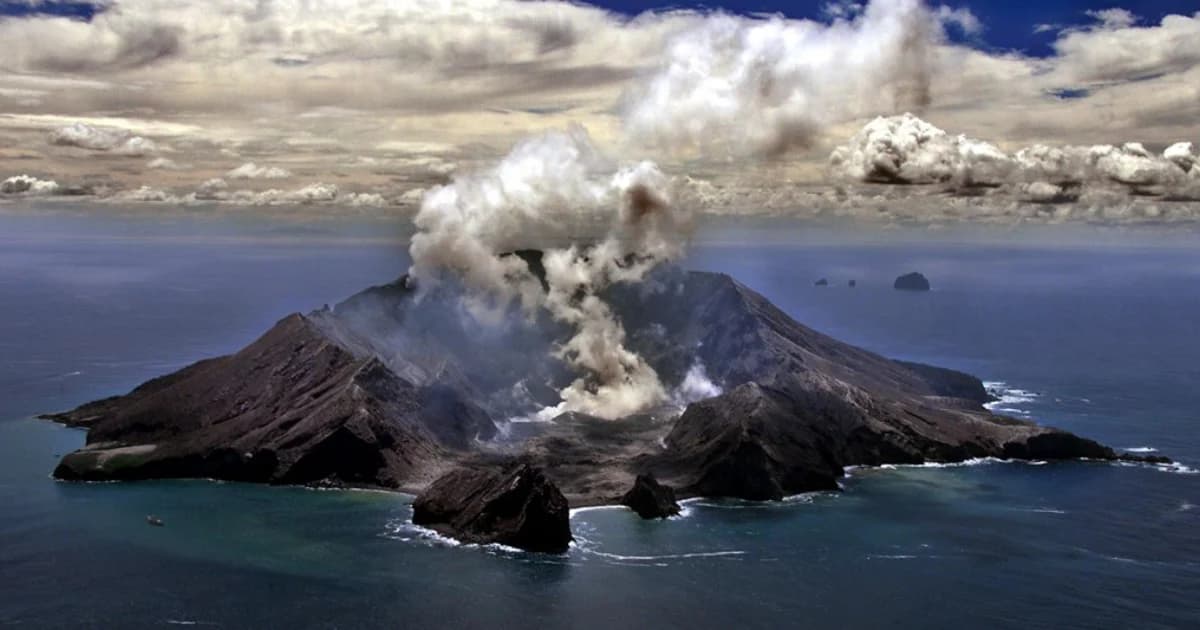 ยอดผู้เสียชีวิตจากภูเขาไฟระเบิดในนิวซีแลนด์พุ่งเป็น 8 ราย