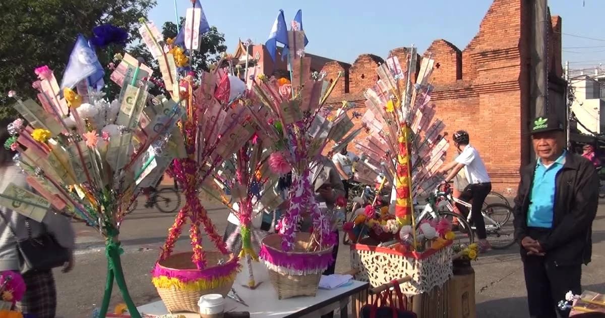 ชาวเชียงใหม่ ร่วมทอดผ้าป่าระดมทุนแก้ปัญหาฝุ่นพิษ พบ PM 2.5 พุ่งเกือบทั้งจังหวัด