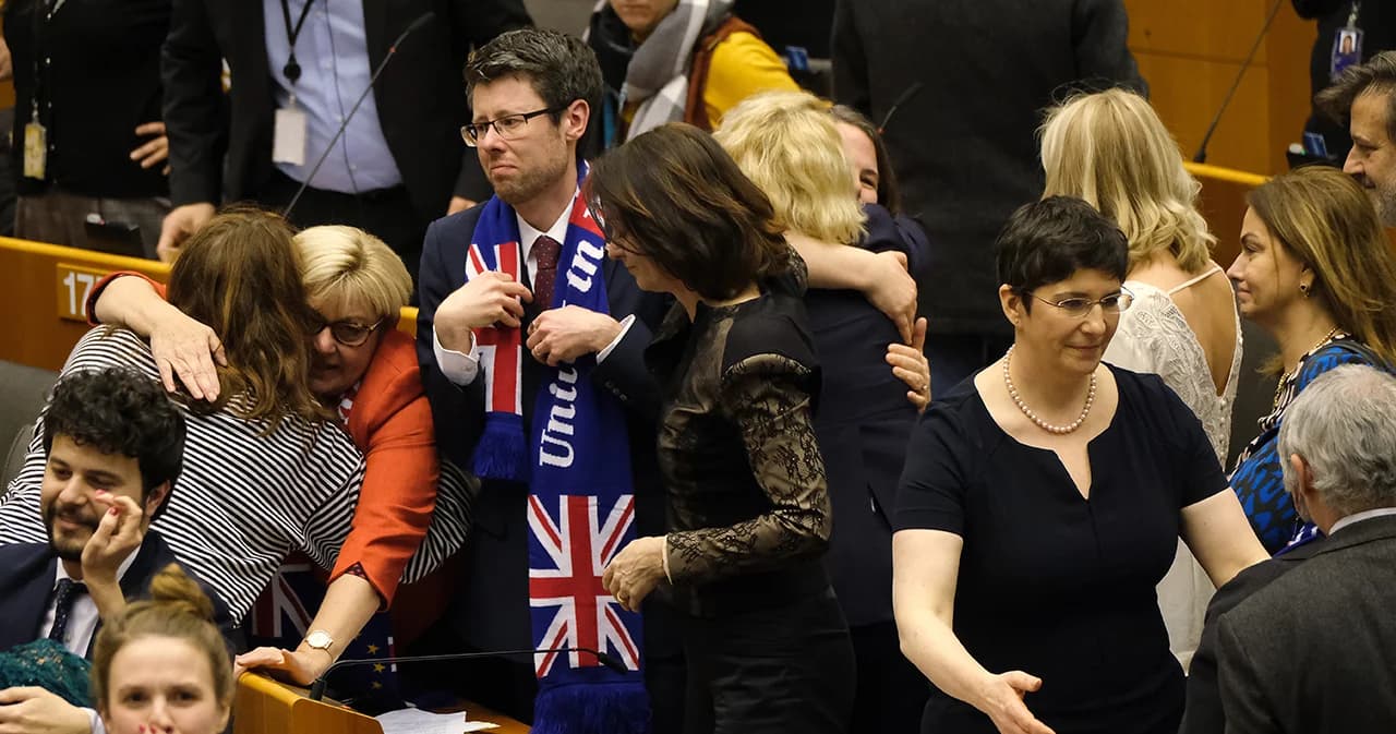 สภายุโรปร้องเพลงลาอังกฤษ หลังมีมติรับรอง Brexit อย่างเป็นทางการ