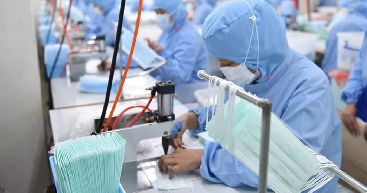 สรุปทางแก้หน้ากากอนามัยไม่พอ เฝ้าโรงงานเช็กยอด-ผลิตเพิ่ม-กระจายทั่วทุก รพ.