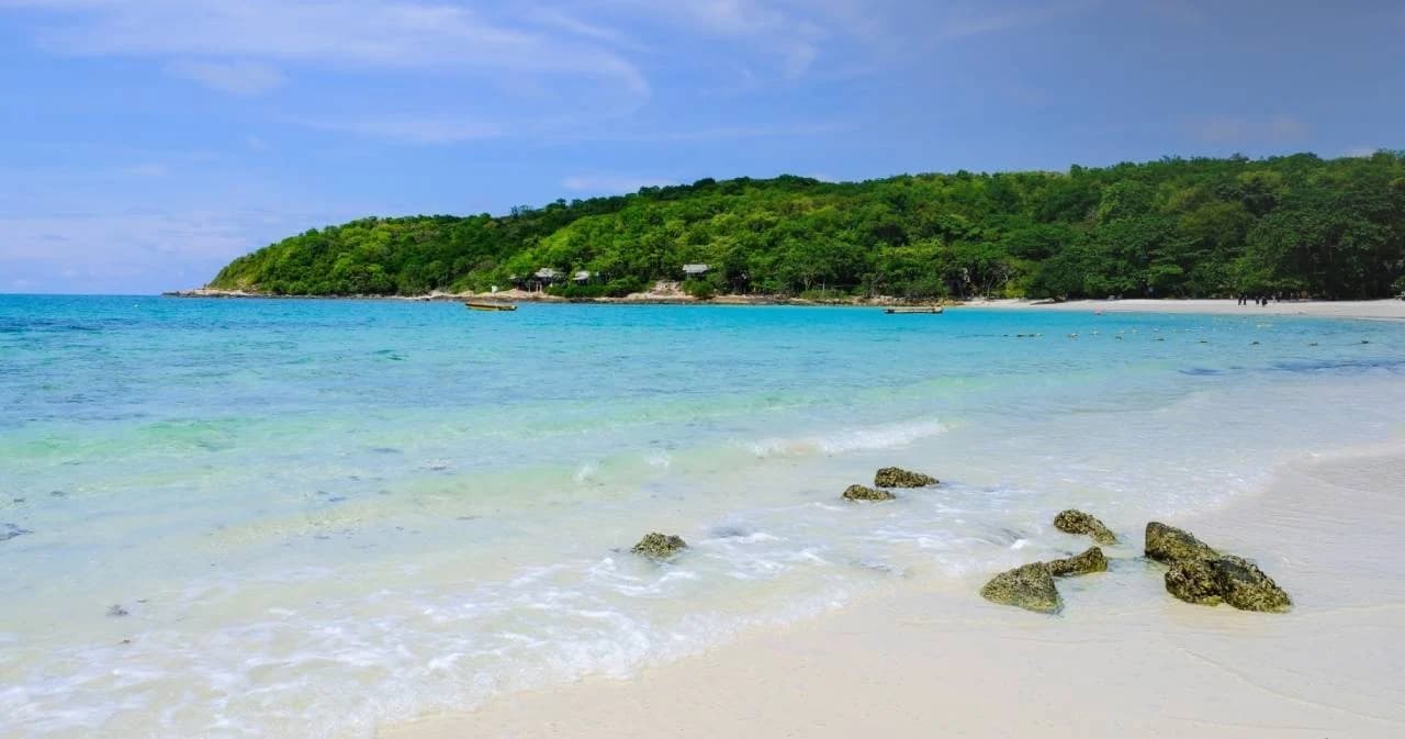 ท่องเที่ยวระยองกระทบหนัก รัฐชี้แจงเรื่องโควิดช้าทำคนยกเลิกจองที่พัก ขอโปรโมชั่นช่วยฟื้น