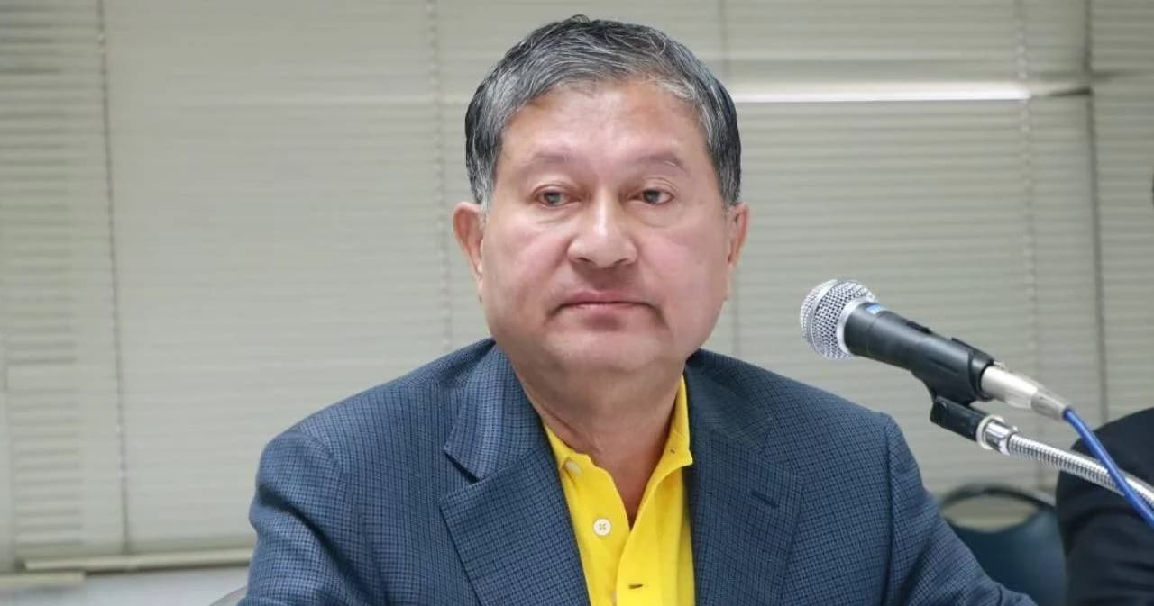 เฉลิม เสนอ ร่าง รธน.ฉบับทางออกประเทศ ให้นำ รธน.ปี 40 มาใช้แล้วยุบสภาเลือกตั้งใหม่