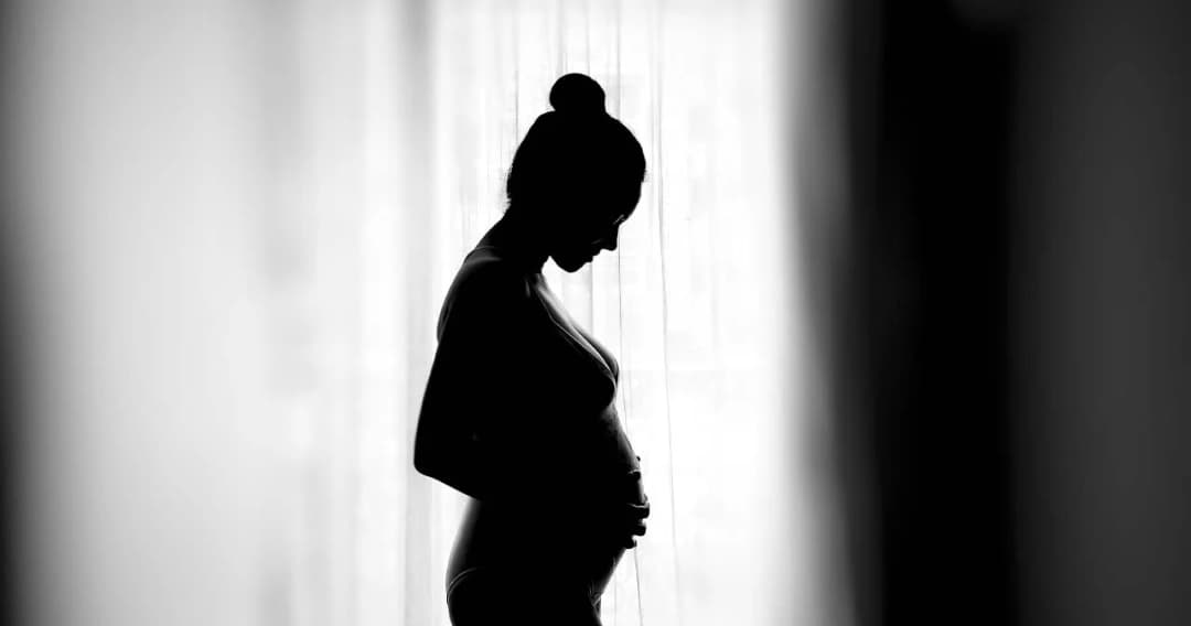 บูลลี่และไล่ล่าความเป็นแม่ การตั้งครรภ์ไม่พร้อมของนักแสดง : มาตรฐานเชิงซ้อนทางศีลธรรมกับการตีตราผู้หญิง