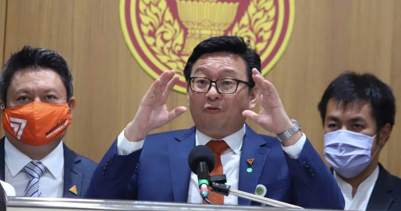 ก้าวไกล ชี้มีแค่ ส.ส.ร.ร่างรัฐธรรมนูญใหม่ไม่พอ ต้องแก้เรื่อง ส.ว.ด่วน เผื่อถูกยื้อ-ยุบสภาก่อน