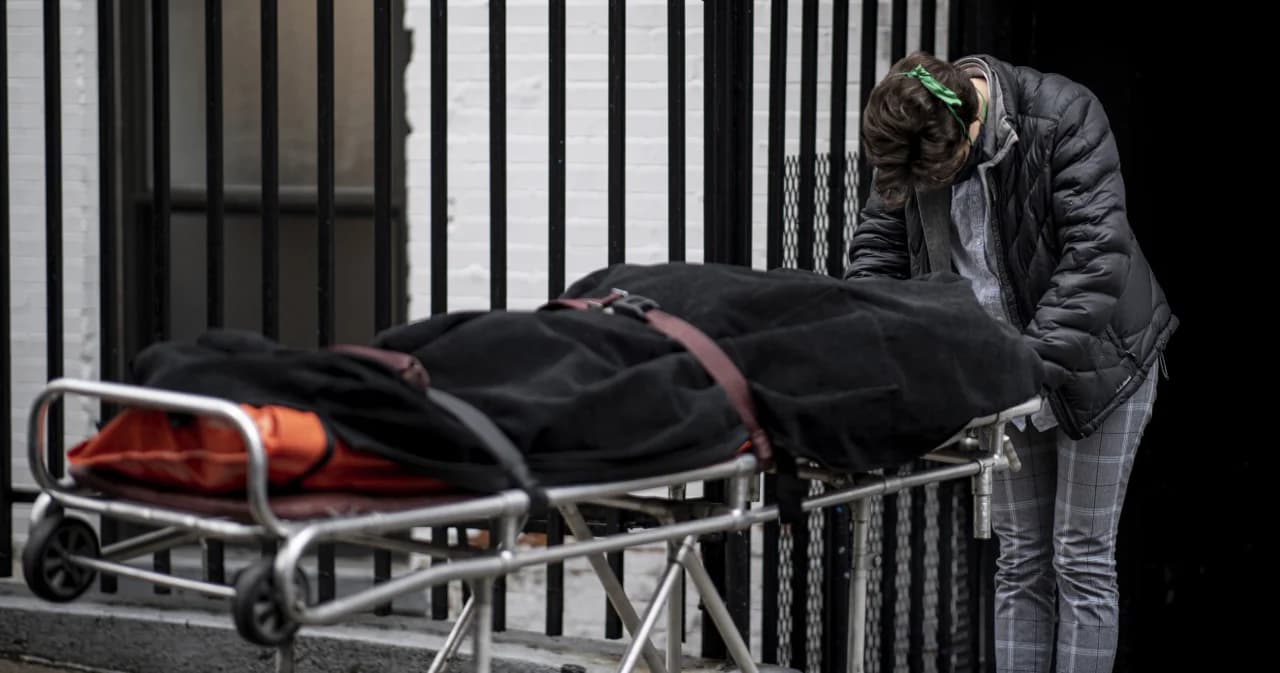 สหรัฐฯ มีผู้เสียชีวิตจากโควิด-19 ทะลุ 200,000 คน