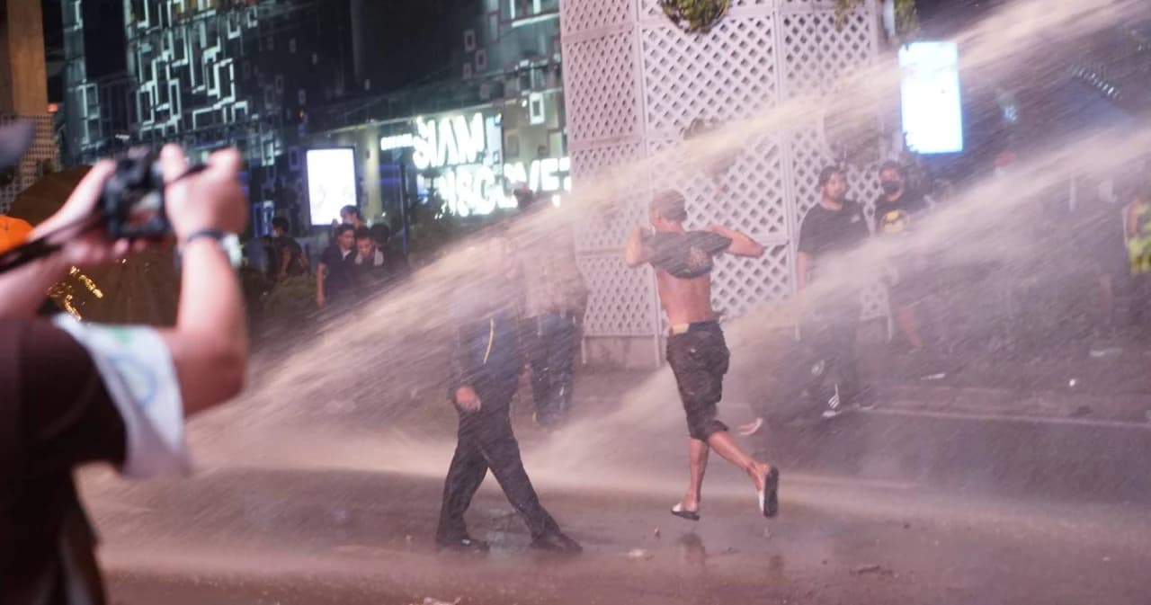 แอมเนสตี้ อินเตอร์เนชั่นแนล ชี้ สลายม็อบ 16 ต.ค. เกินกว่าเหตุ