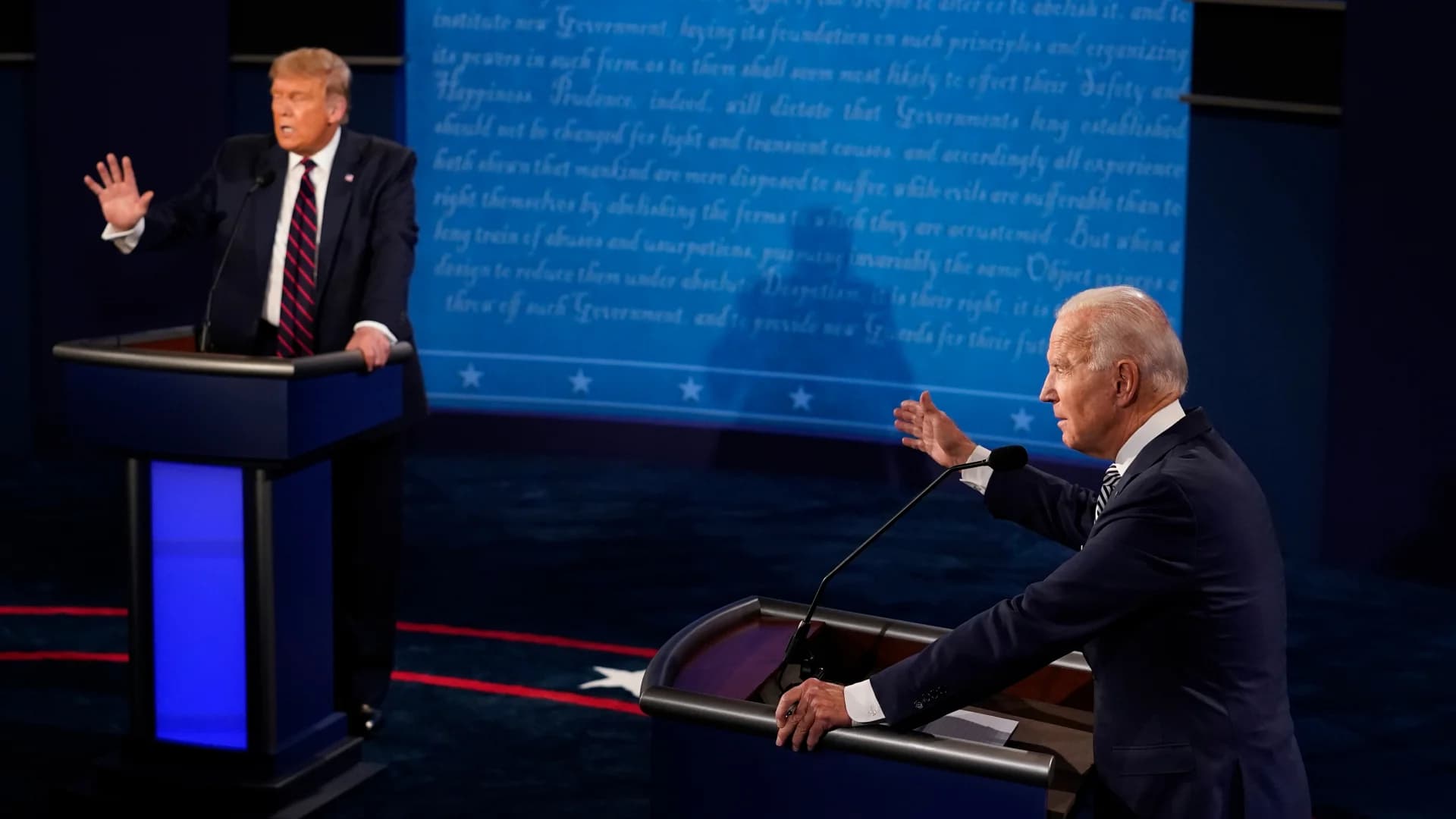 ผู้จัดดีเบตทรัมป์-ไบเดนรอบสุดท้าย จะปิดไมโครโฟนคู่แข่ง แก้เกมอีกฝ่ายพูดแทรก