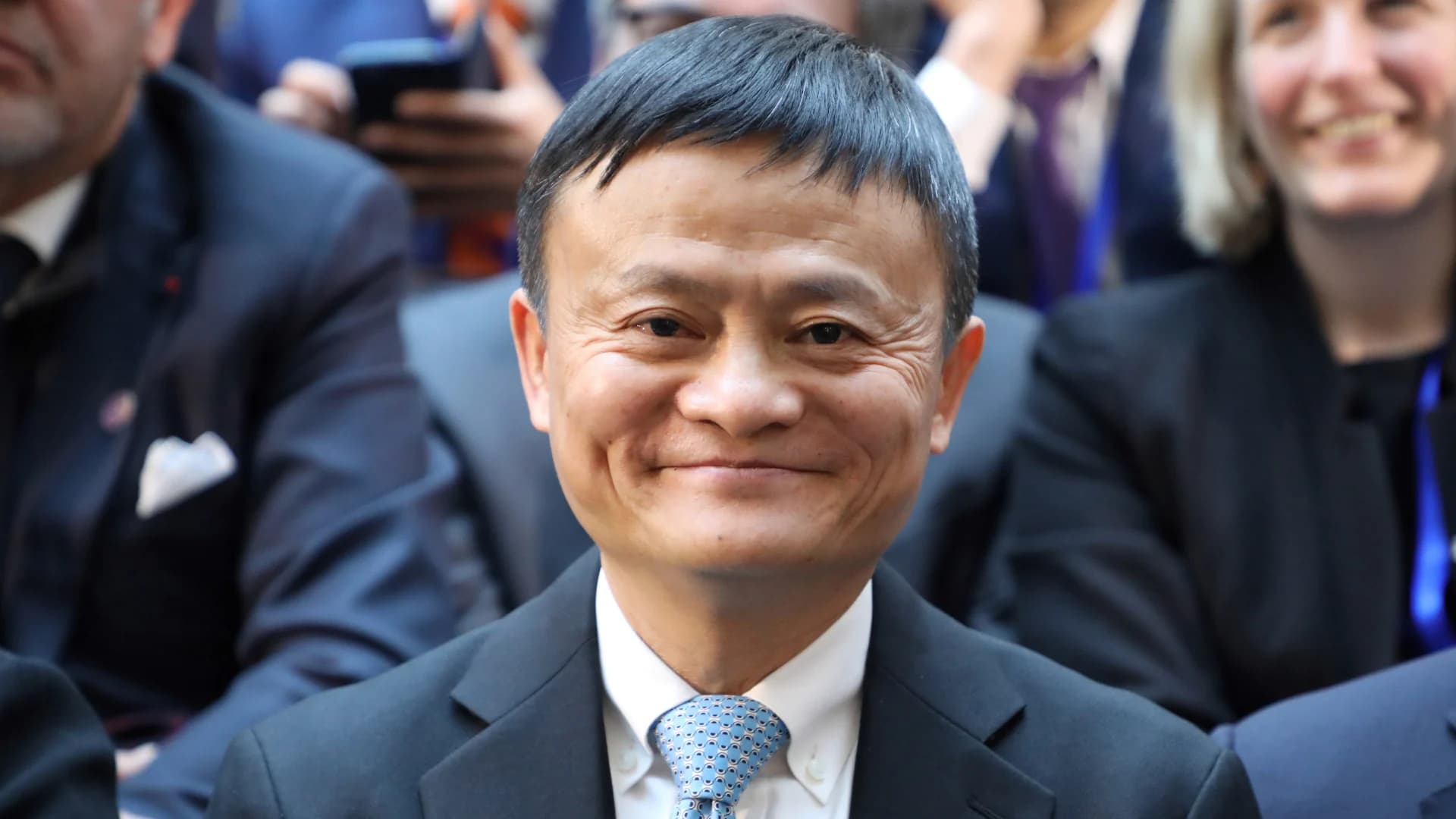 ‘Ant Group’ ฟินเทคของแจ็ค หม่า อาจระดมทุนได้กว่า 1 ล้านล้านบาท จากการขายหุ้นให้ประชาชนครั้งแรก