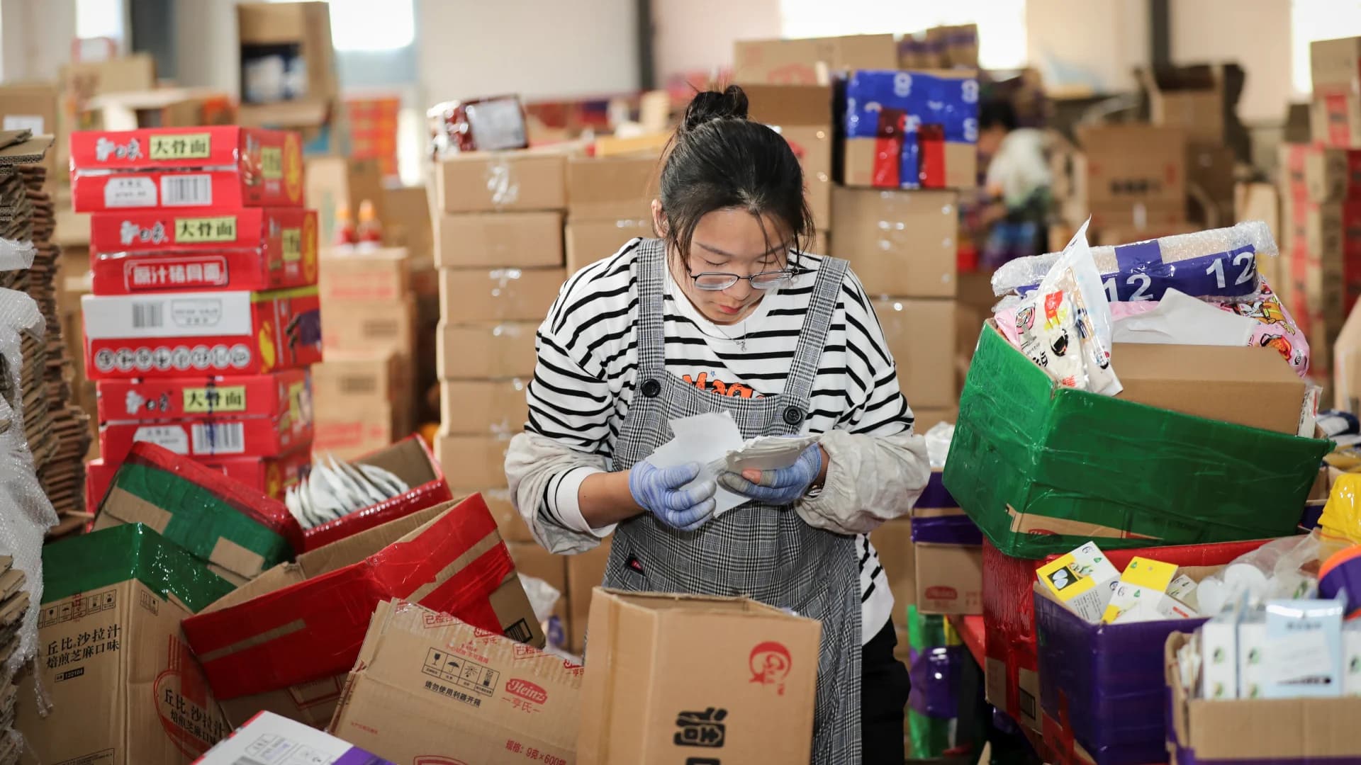 จีนเตรียมพนักงาน 3 ล้านคน เครื่องบิน 4,000 เที่ยวบิน กระจายสินค้าวันคนโสด 11.11