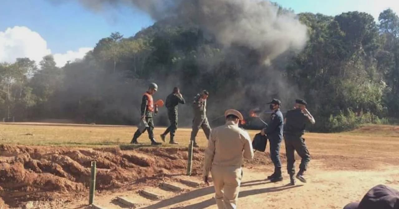 ฮ. คณะรองผู้ว่าฯ เชียงใหม่ ลงจอดฉุกเฉินไฟลุกไหม้ที่ อ.แม่แจ่ม ทุกคนปลอดภัย