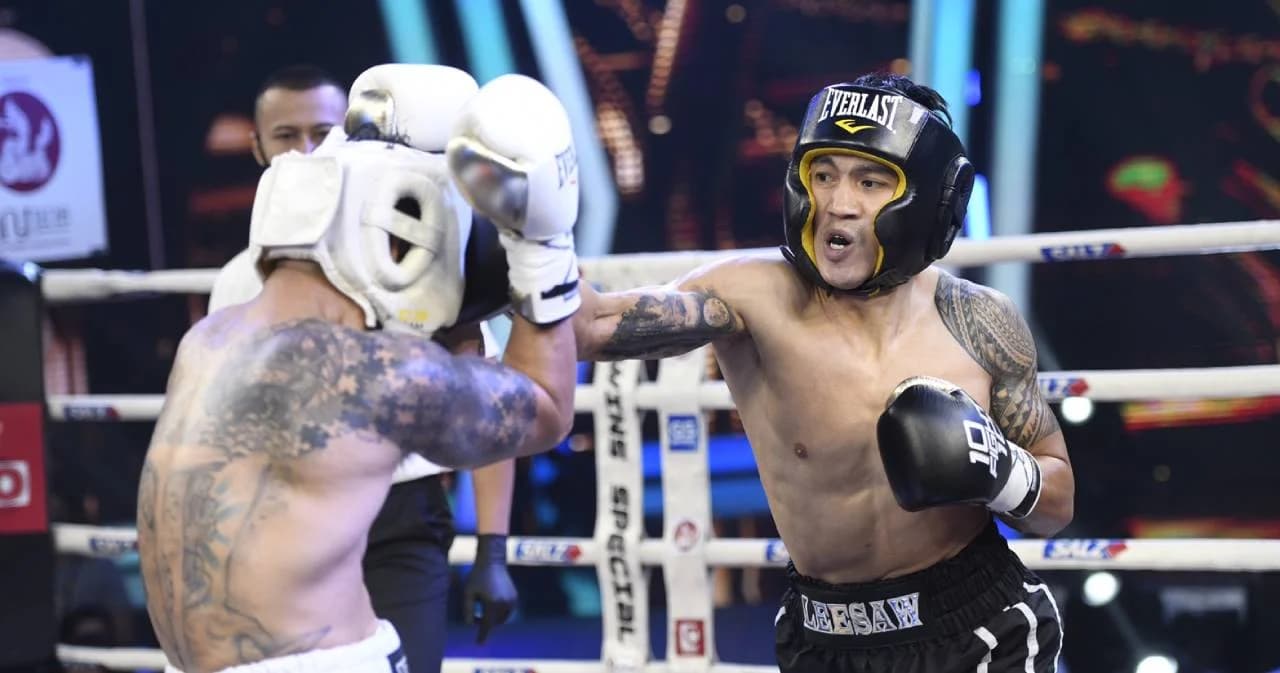 คู่ชกต่างขั้วสังเวียนเดือด ‘ลีซอ ธีรเทพ’ ชนะคะแนน ‘เจ๋ง BIG ASS’ 10 Fight 10 ซีซั่น 2