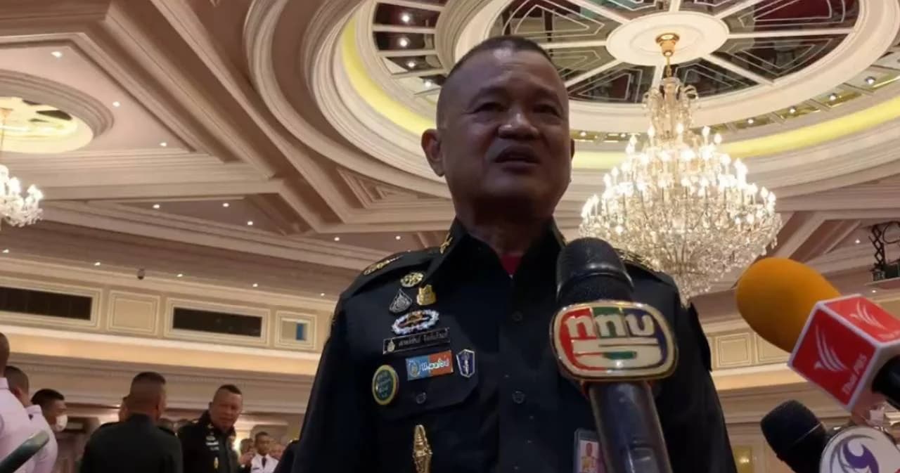 ‘ผบ.ทบ.’ วอนอย่าเชื่อข่าวปลอมโยงรัฐประหาร หลัง ฮ. ทหาร บินต่ำกลางกรุง