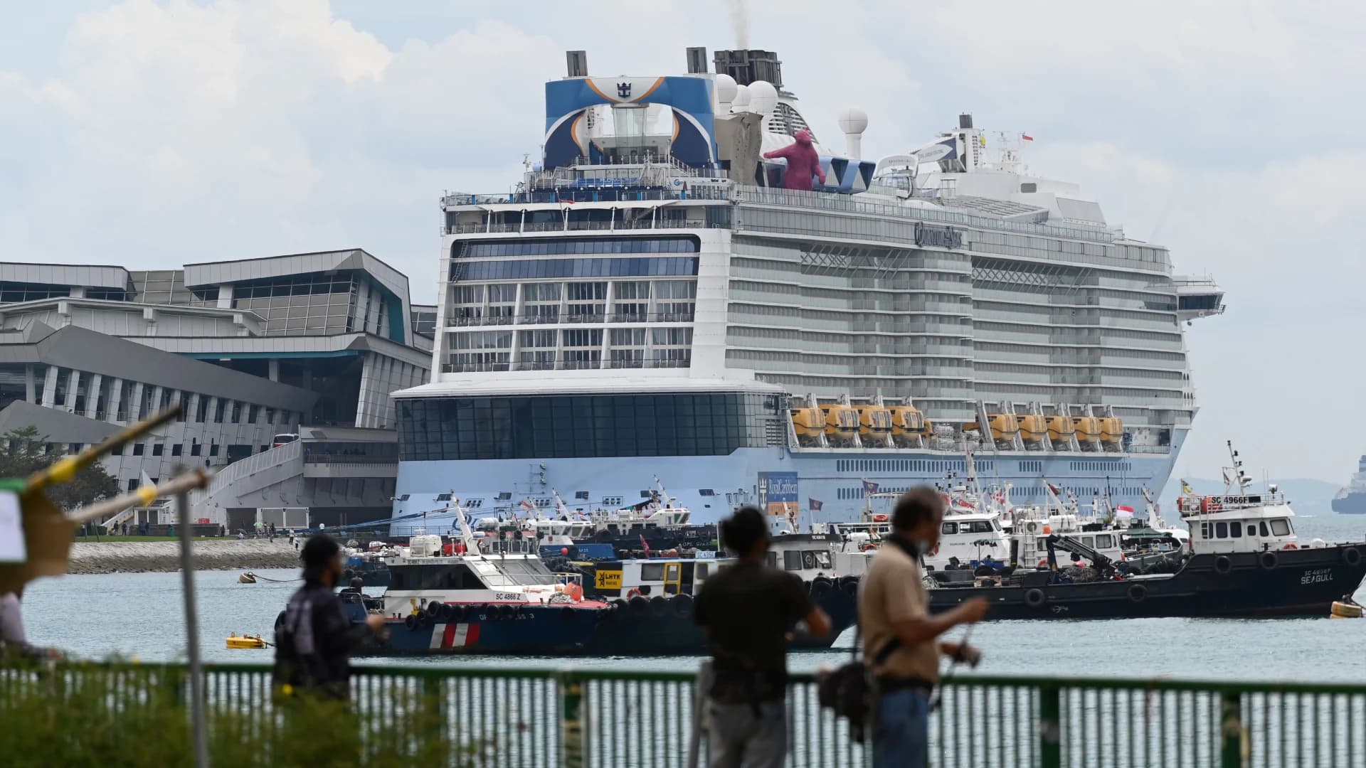 ทริปเรือสำราญสิงคโปร์ เทียบท่าก่อนกำหนด หลังพบผู้ป่วยโควิด-19 บนเรือ