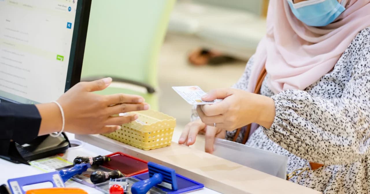 สปสช. นำร่องใช้บัตรประชาชนสมาร์ทการ์ดยืนยันตัวตน ป้องกันการสวมสิทธิ ในเขต กทม.