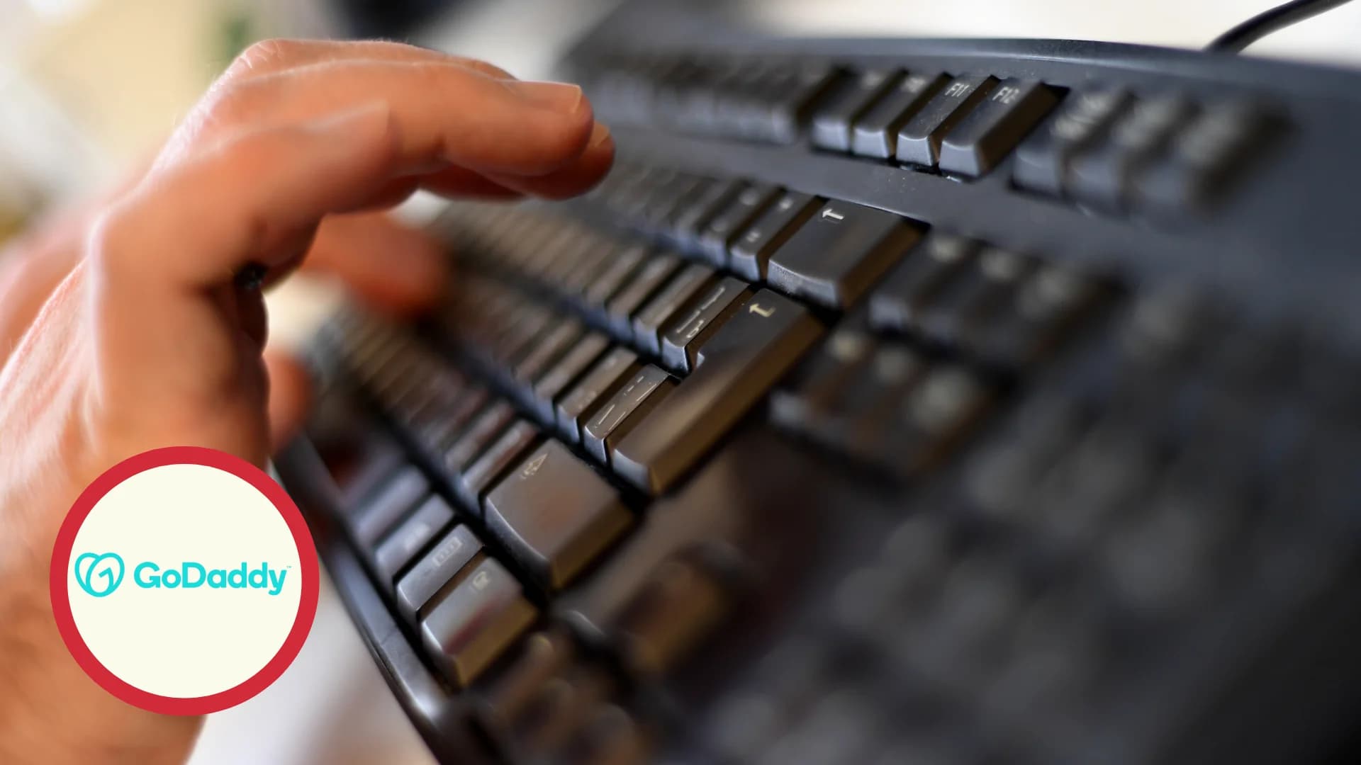 บริษัท GoDaddy ขอโทษพนักงาน ทดสอบระบบความปลอดภัย ด้วยการส่งอีเมลแจ้งได้โบนัส