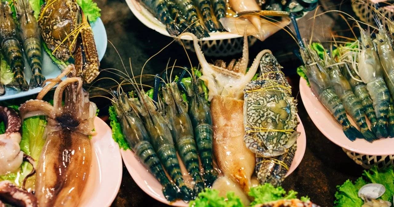 อย. ยันอาหารทะเลจากไทยกินได้ แนะปรุงสุก-อุ่นร้อน ก่อนกิน เพื่อความปลอดภัย