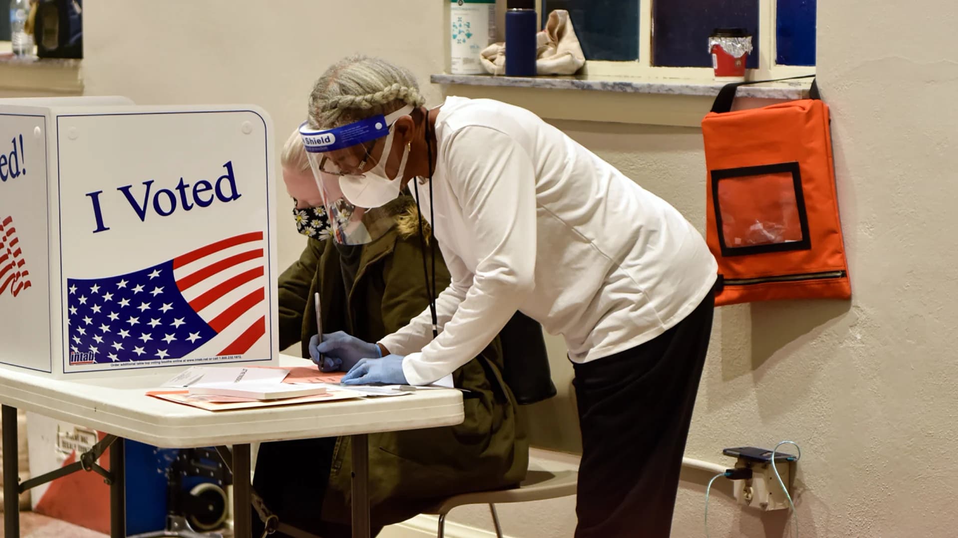 จับตาเลือกตั้ง ส.ว.รัฐจอร์เจีย เดโมแครตหวังชนะทั้ง 2 ที่นั่ง เพื่อกุมอำนาจสหรัฐฯ เบ็ดเสร็จ