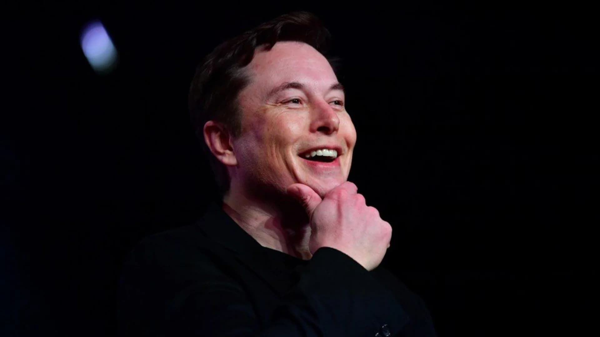 ‘อีลอน มัสก์’ ขึ้นแท่นรวยที่สุดในโลก ด้วยทรัพย์สิน 5.56 ล้านล้านบาท แซงหน้า ‘เจฟฟ์ เบซอส’