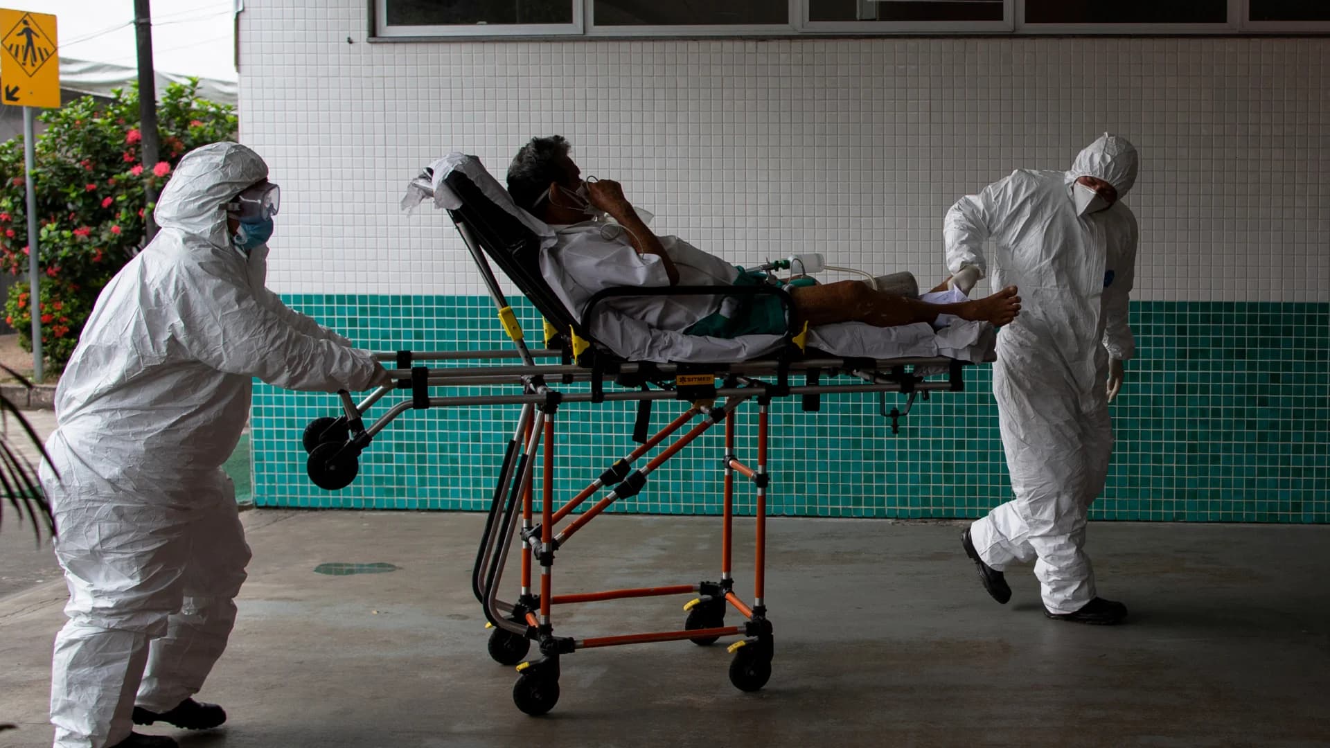 โควิด-19 ระบาดหนักในบราซิล ผู้ป่วยพุ่งจนออกซิเจนไม่พอ หวั่นเป็นเพราะไวรัสกลายพันธุ์