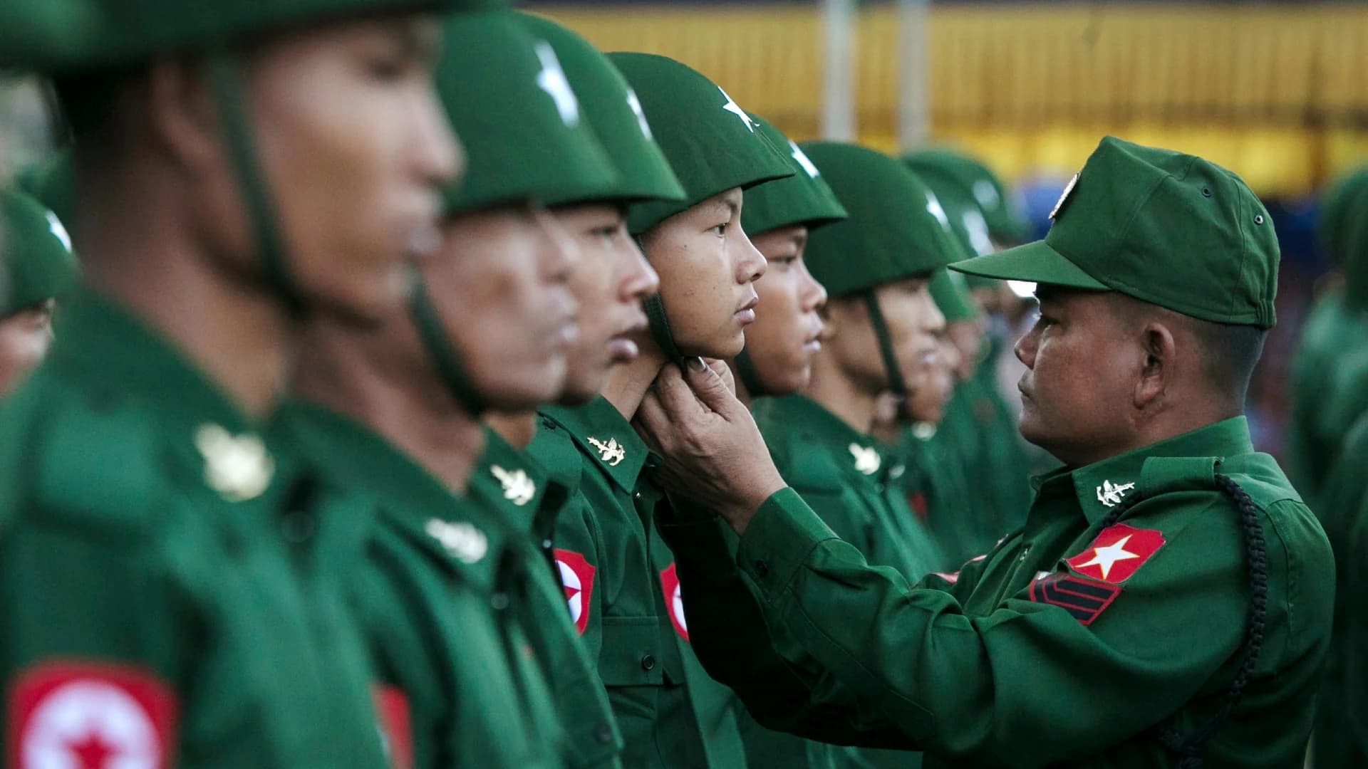 ชาติตะวันตกเรียกร้องกองทัพเมียนมา เคารพหลักการประชาธิปไตย หลังมีกระแสรัฐประหาร