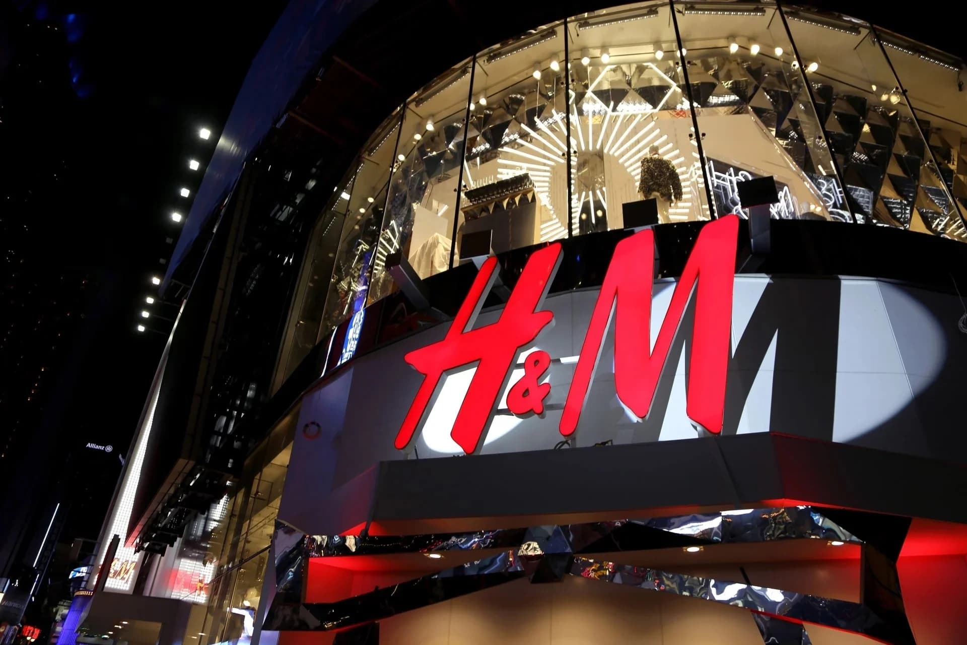H&M ยันไม่ถอนตัวจากตลาดจีน พร้อมเรียกความเชื่อมั่นกลับคืนมา