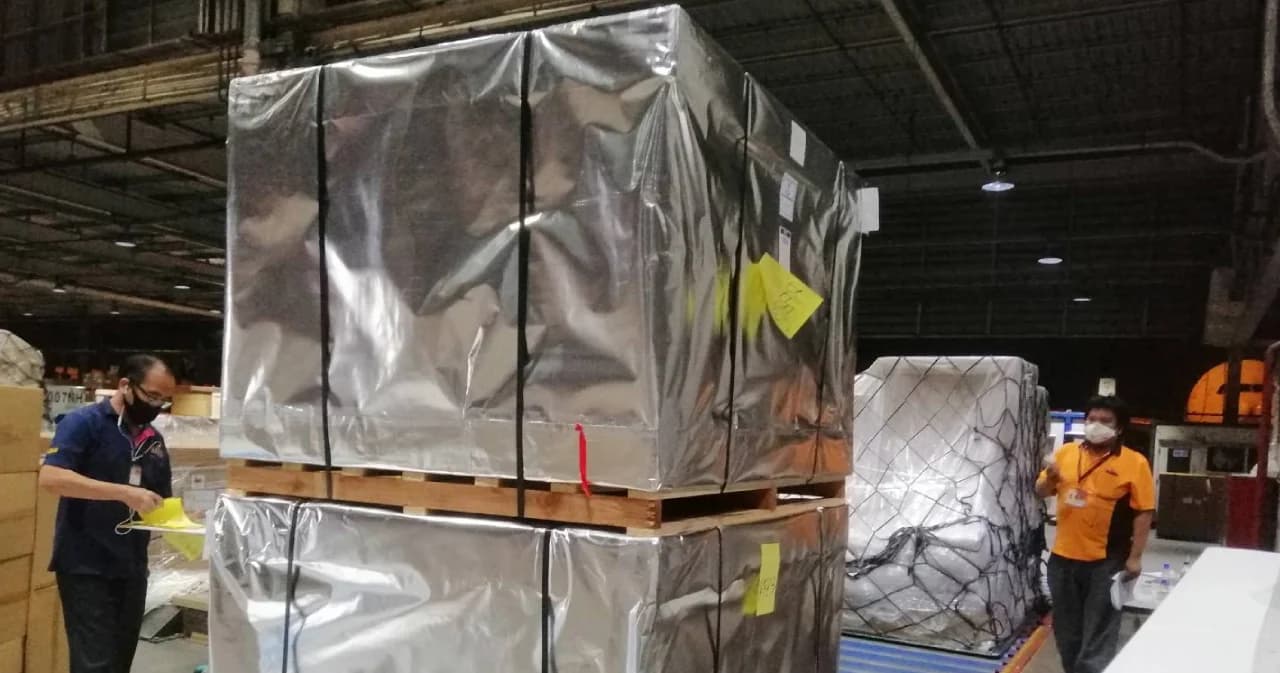 ‘อนุทิน’เร่งกระจายยาฟาวิพิราเวียร์ 2 ล้านเม็ด หลังส่งถึงไทยเช้ามืดวันนี้