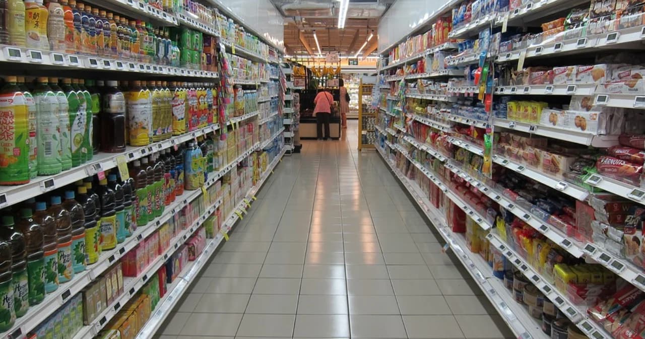 ‘กรมการค้าภายใน’แจง ไม่จำเป็นต้องกักตุนสินค้า วอนห้างค้าปลีกค้าส่งตรึงราคา