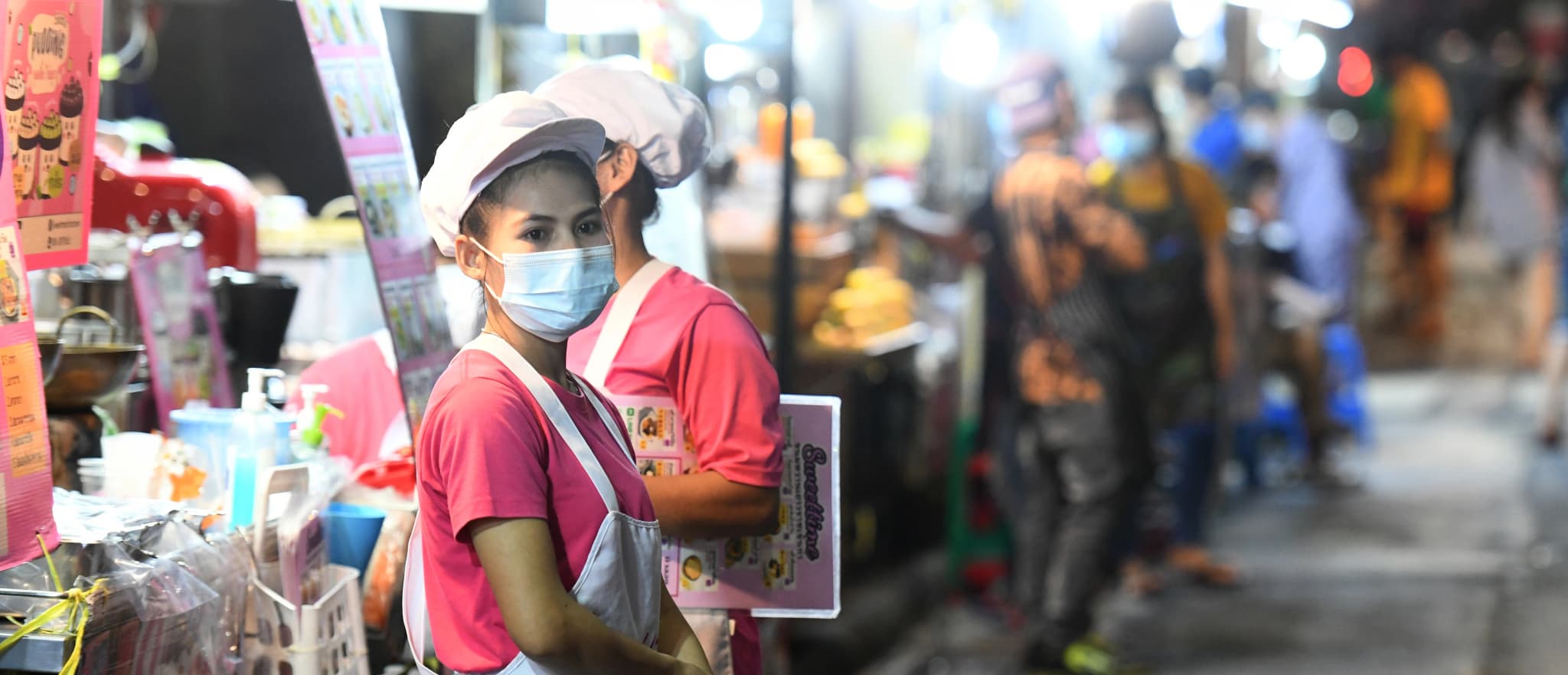 โควิด-19 กระทบโดยตรง พนักงานบริการ แรงงาน หลังนโยบายล็อกดาวน์ล่าสุด