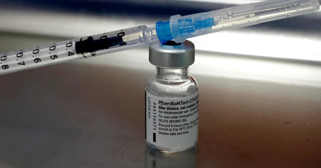 แพทย์หญิง จ.นครศรีธรรมราช นำญาติฉีดวัคซีนไฟเซอร์ของด่านหน้า