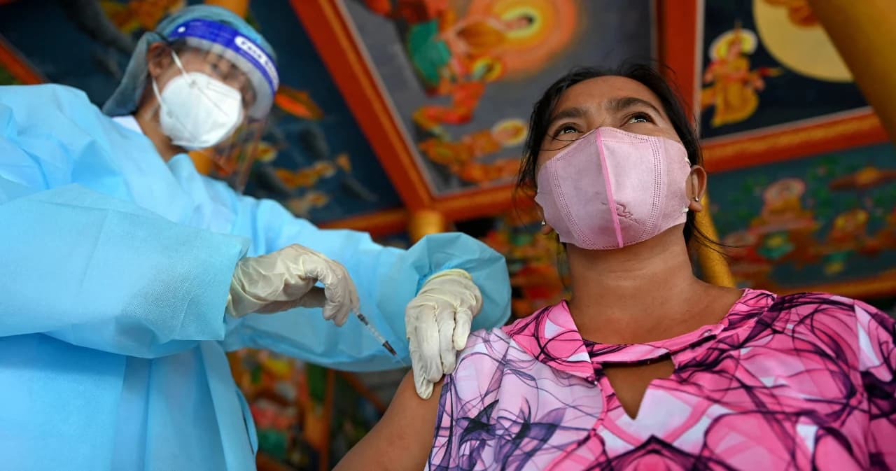 กัมพูชาเปิดทางภาคเอกชน นำเข้าวัคซีนโควิด-19 ยี่ห้อที่องค์การอนามัยโลกรับรอง