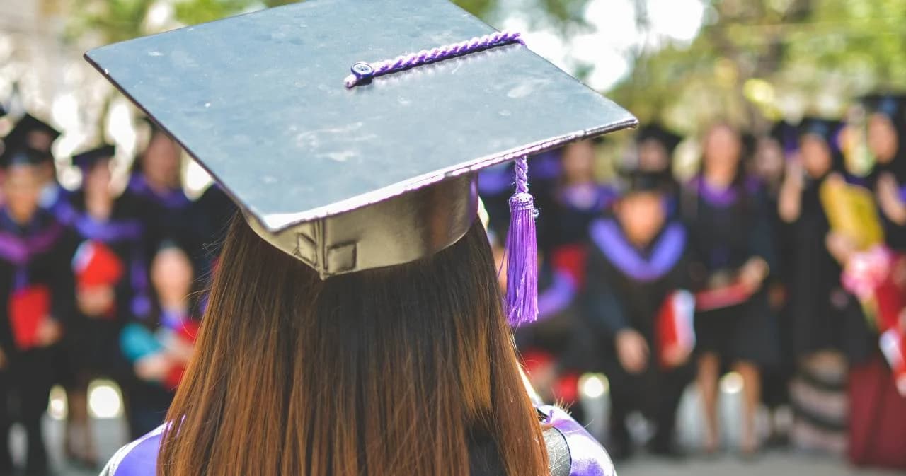 ตลาดแรงงานครึ่งปีแรก โควิดกระทบนักศึกษาจบใหม่ “ท่องเที่ยว-โรงแรม-การบิน” เตะฝุ่น