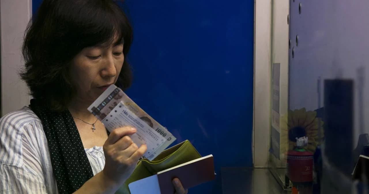 สมาคมธนาคาร ยืนยันให้บริการปกติ ขยายมาตรการพักหนี้-ดอกเบี้ย 29 จังหวัดสีแดงเข้ม