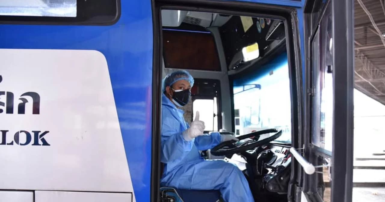 ‘ศักดิ์สยาม’ พอใจส่งผู้ป่วยโควิด-19 กลับรักษาบ้านเกิด 7 จังหวัดอีสานใต้ เล็งใช้เป็นโมเดลทั่วประเทศ