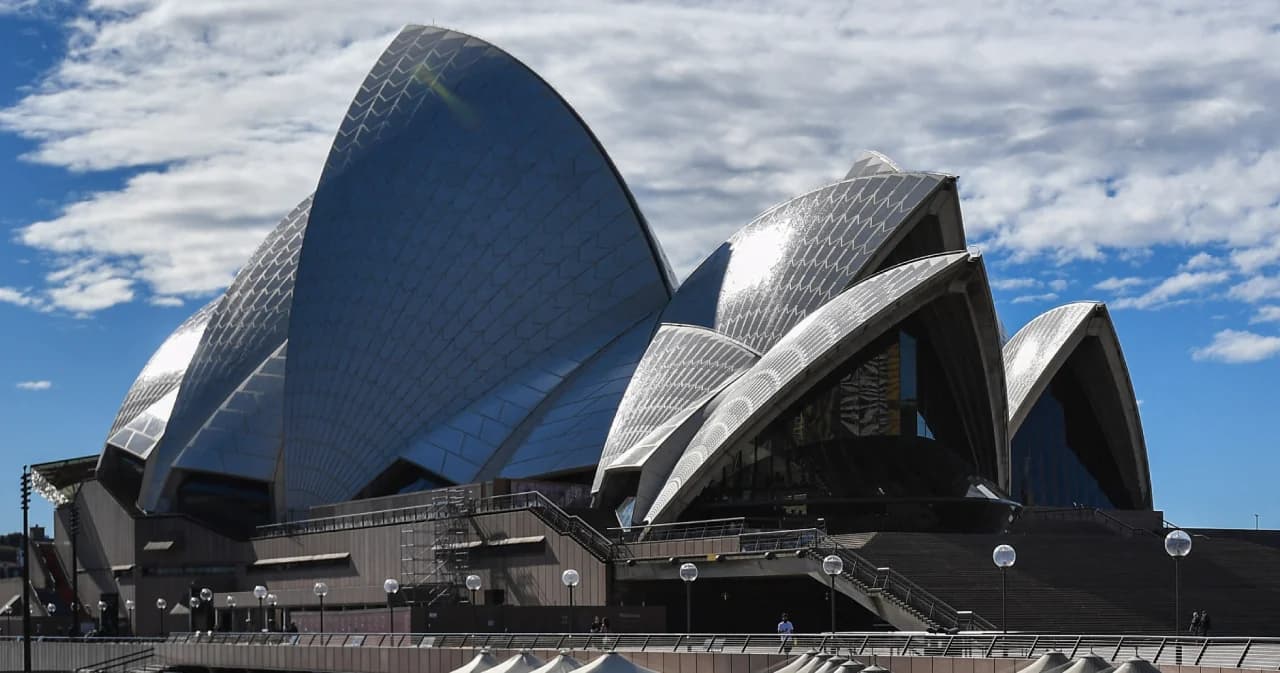 ออสเตรเลียเปิดประเทศ พ.ย. นี้ ไฟเขียวคนฉีด ‘ซิโนแวค-โควิชิลด์’ กักตัวที่บ้าน 7 วันเหมือนวัคซีนอื่น