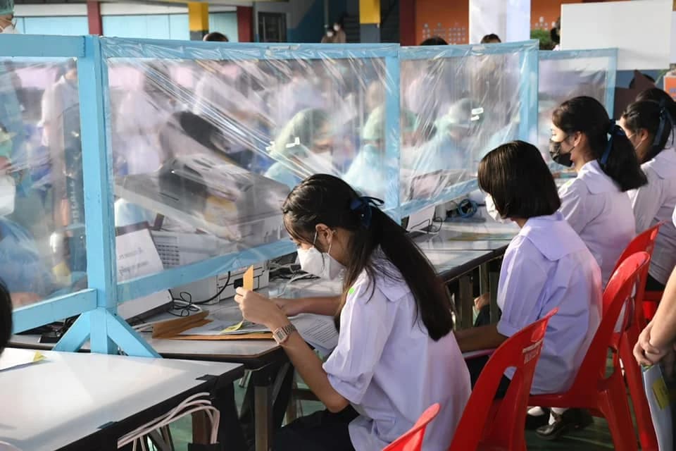 นายกฯ Kick off ฉีดวัคซีนไฟเซอร์นักเรียนอายุ 12–18 ปี