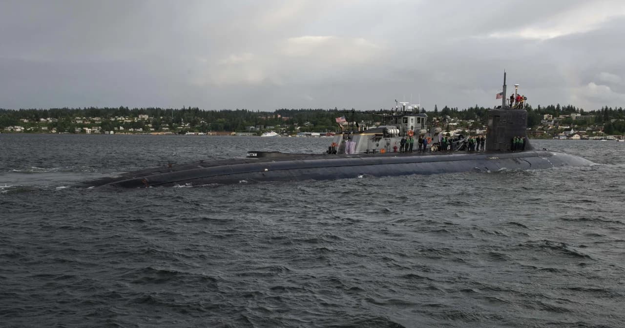 เรือดำน้ำนิวเคลียร์สหรัฐฯ ชนวัตถุปริศนาในทะเลจีนใต้ ขณะโชว์แสนยานุภาพต้านอิทธิพลจีน