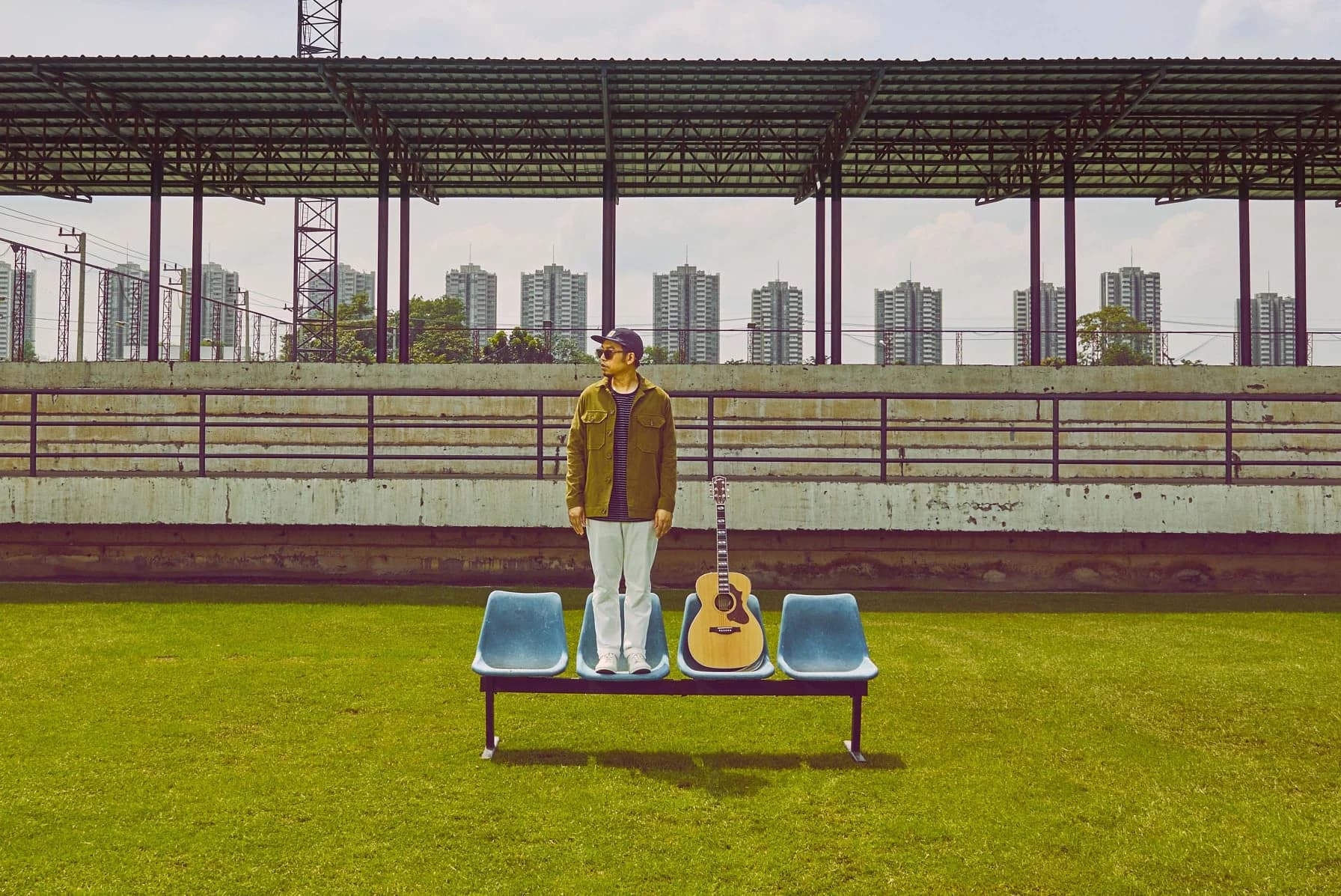 แว่นใหญ่ ส่งเพลงใหม่ ‘ยอมแล้ว’ เอาใจคนช้ำรักหอบความเศร้ามาเต็มพิกัด