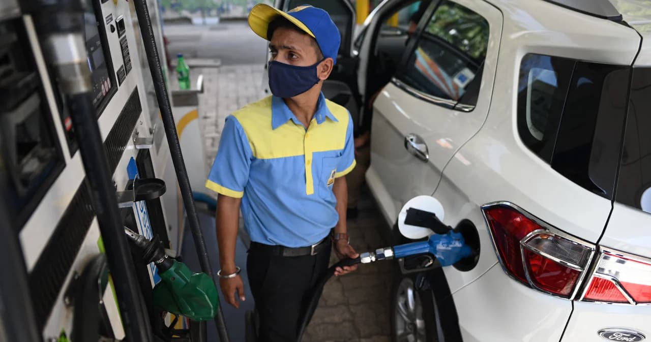 รัฐบาลอินเดียลดเก็บภาษีน้ำมัน ลดภาระชาวบ้าน-ช่วยเกษตรกร จากราคาน้ำมันพุ่งสูง