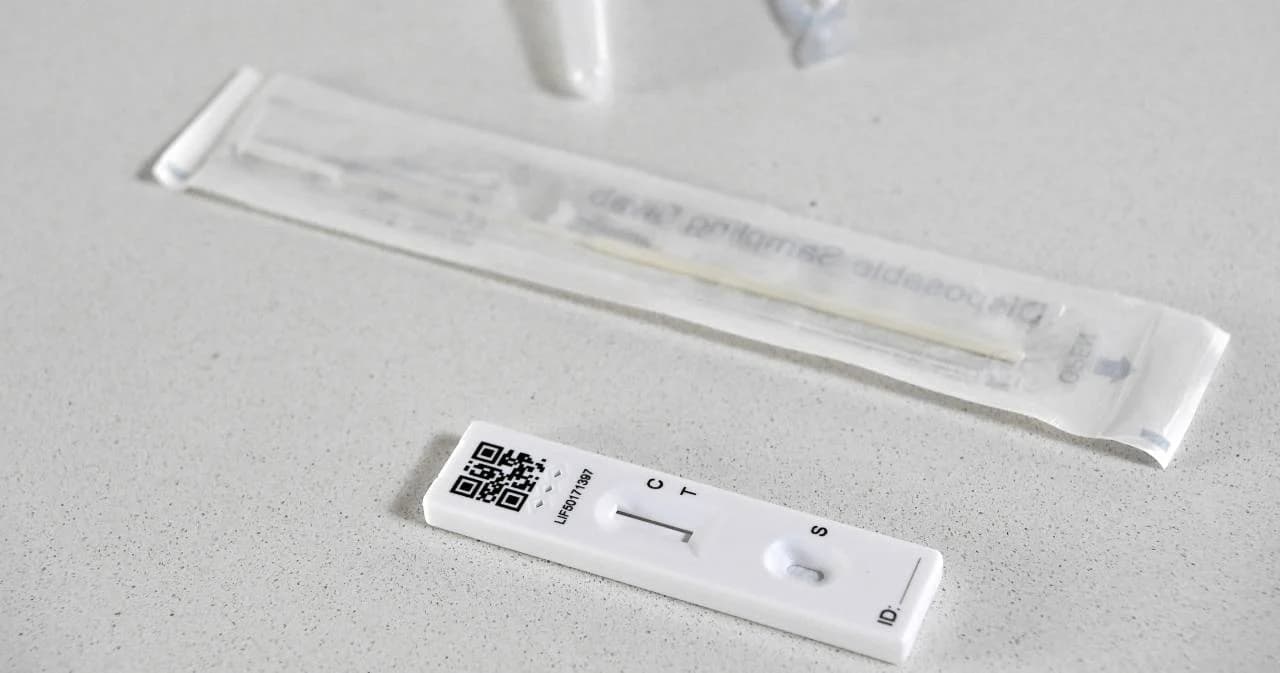 ‘หมอมนูญ’ เตือนตรวจโควิดด้วย ATK ให้ผลบวกปลอมหลายประเทศ แนะมีควรมี 2 ยี่ห้อ เพื่อทำซ้ำ