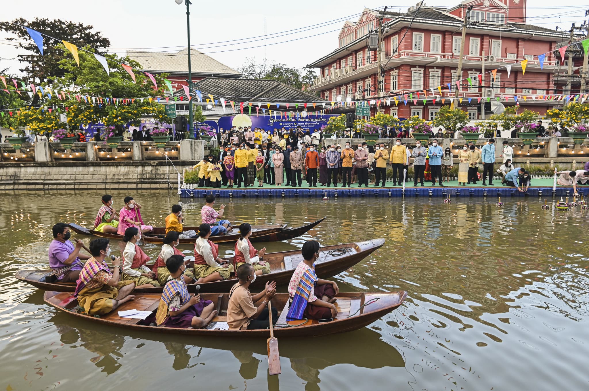 ขสมก.เพิ่มขยายเวลา-เพิ่มรถ รองรองรับประชาชนเที่ยวงานวันลอยกระทง ปี65