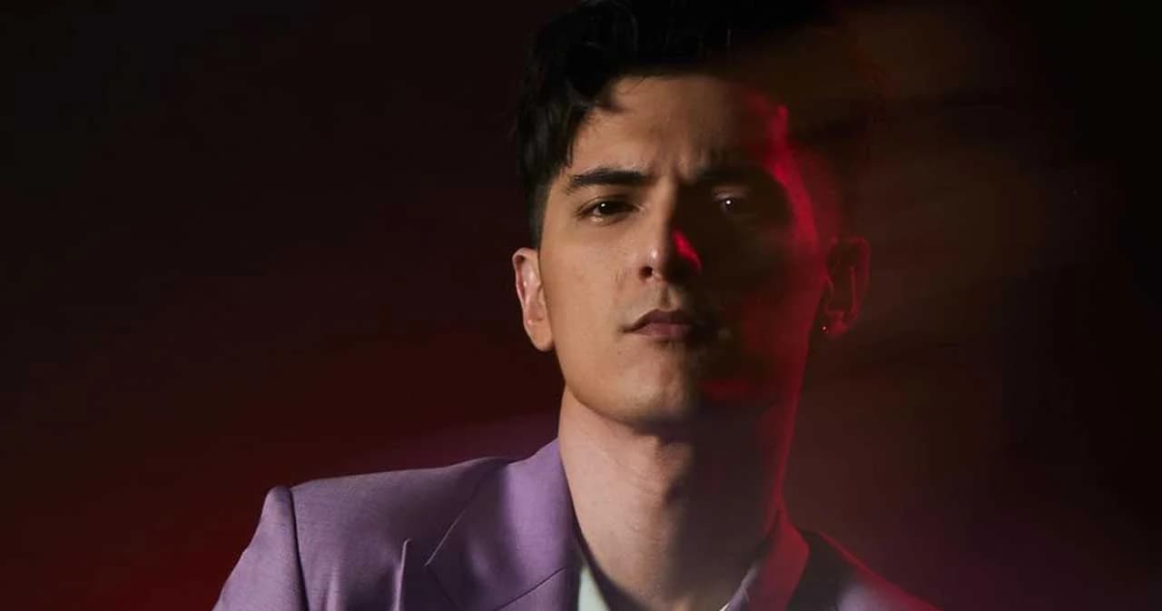 Chin is back การกลับมาของ ‘ชิน ชินวุฒ’ ภายใต้บ้านหลังใหม่ ‘ข้าวสารเอ็นเตอร์เทนเม้นท์’