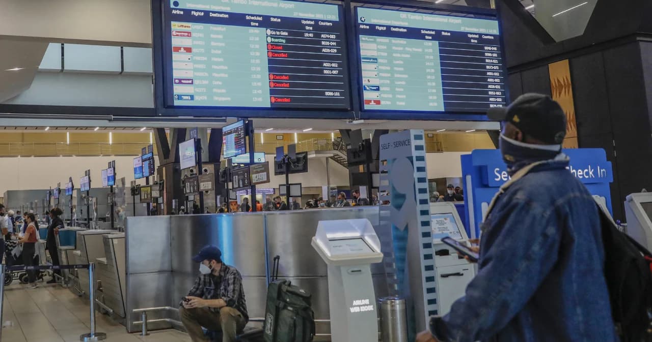 เยอรมนี-เนเธอร์แลนด์ หวั่น ‘โควิดโอไมครอน’ เข้าประเทศแล้ว หลังพบผู้เดินทางจากแอฟริกาใต้ติดโควิด