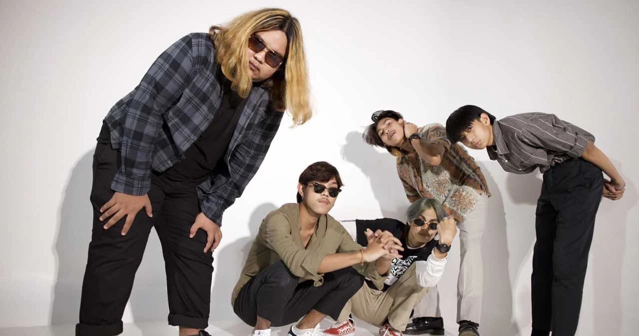 เยียวยาจิตใจไปกับ ‘ท้องฟ้า’ เพลงจากวง ‘PAPER’ ที่คว้าตำแหน่ง ‘Music of The Week’ 2 สัปดาห์ซ้อน