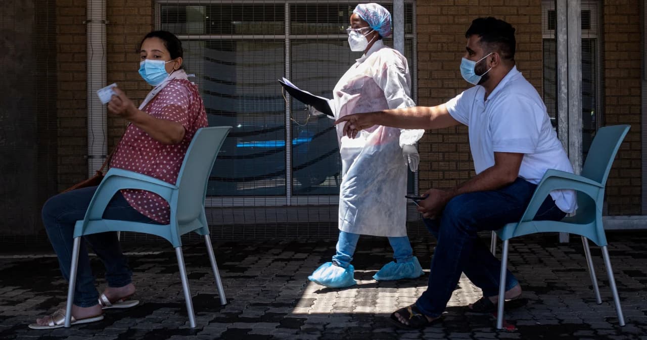 แอฟริกาใต้ผ่อนคลายคุมโควิด ประเมิน ‘โอไมครอน’ ผ่านจุดพีคแล้ว รัฐบาลยืนยันแพร่เชื้อเร็วแต่ไม่รุนแรง