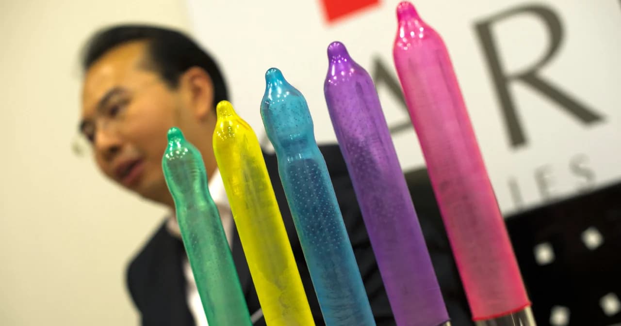 ล็อกดาวน์ไม่ได้แปลว่าคนมี sex เพิ่มขึ้น บริษัทผลิต ‘ถุงยาง’ รายใหญ่สุดในโลกเผย ยอดใช้ถุงยาง 2 ปีที่ผ่านมาลดฮวบ