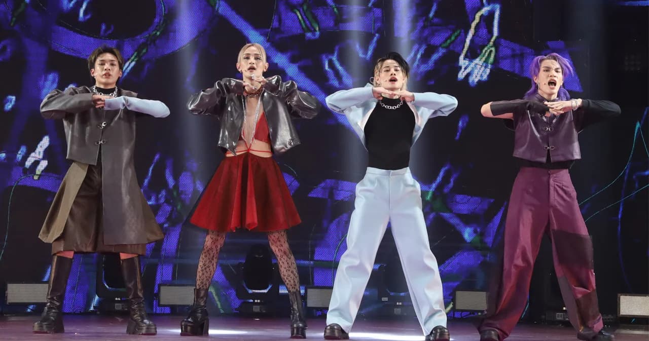 4MIX’ ชวนแฟน ๆ แกะท่าเต้น ‘Roller Coaster’ หลังโชว์จัดเต็มที่แรกที่ ‘T-POP Stage Show’