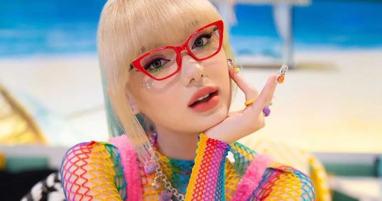 ‘พลอยชมพู’ ยืนยันความเป็นเจ้าของลิขสิทธิ์เพลง ‘LOCATION’ หลังถูกอดีตค่ายคู่กรณีเคลมผลงาน