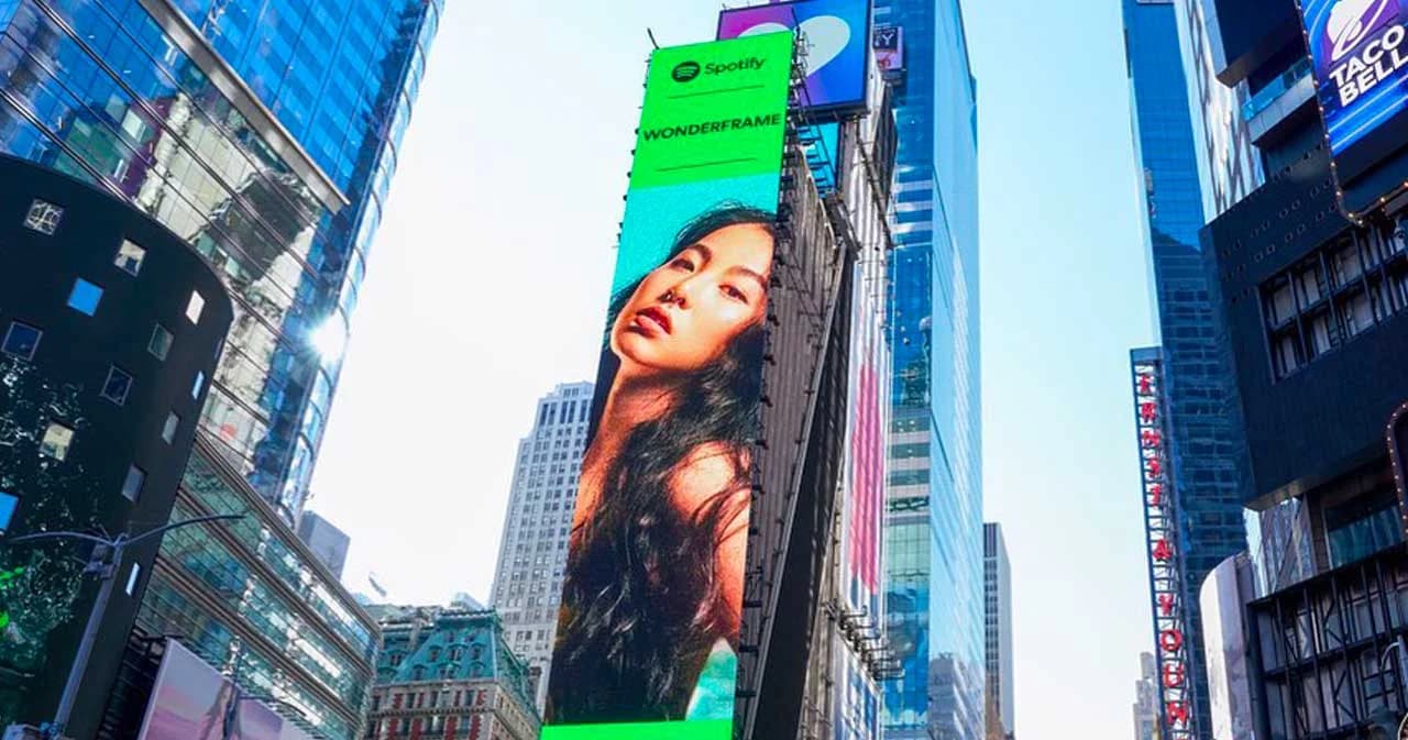 ‘วันเดอร์เฟรม’ ตัวแทนศิลปินไทยคนล่าสุด ที่ได้ขึ้นบนบิลบอร์ดยักษ์ใจกลางไทม์สแควร์